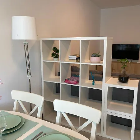 Deko Alezzi Mamaia Apartman *