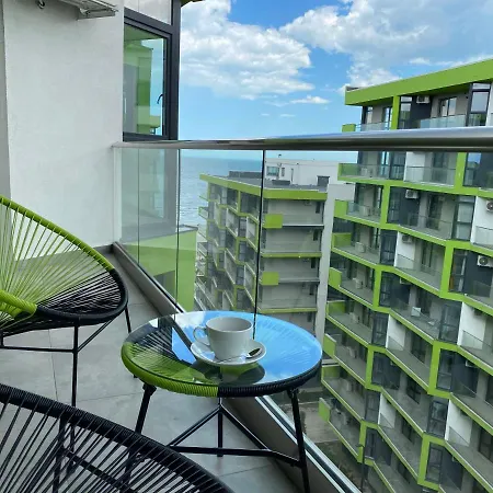 Deko Alezzi Mamaia Apartman *